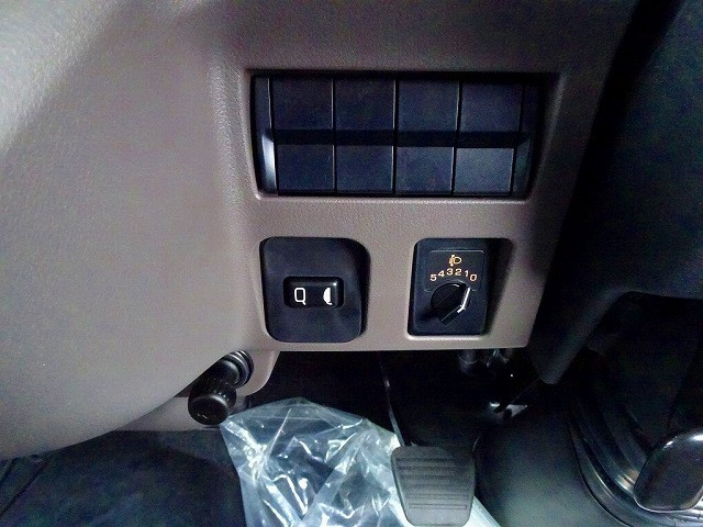 三菱 キャンター 2RG-FBA20(2WD)の写真12