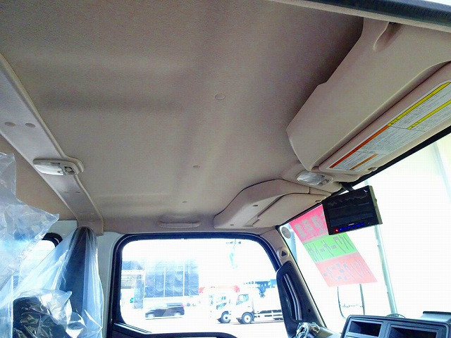 三菱 キャンター 2RG-FBA20(2WD)の写真14