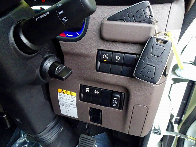 三菱 キャンター 2RG-FBA20(2WD)の写真18