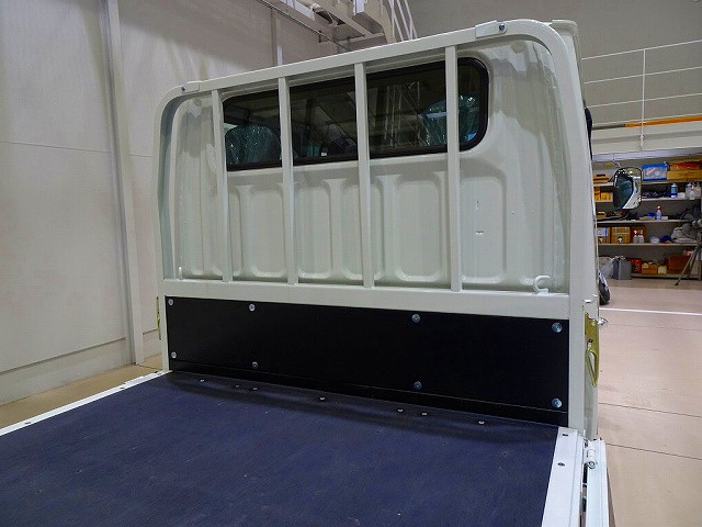 荷台内寸:209×161×38 三方開 垂直パワーゲート 600kg 極東開発/V601C-4MKT2 長:87cm/有効長:74cm 幅:157cm 左右リア支柱PGスイッチ|三菱 キャンター 2RG-FBA20(2WD)の写真28