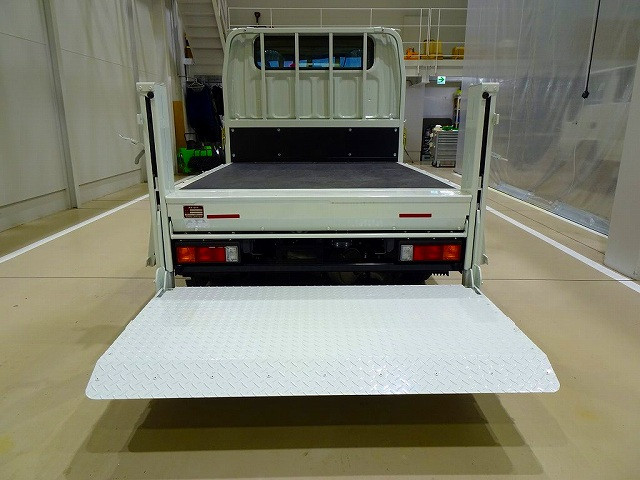 荷台内寸:209×161×38 三方開 垂直パワーゲート 600kg 極東開発/V601C-4MKT2 長:87cm/有効長:74cm 幅:157cm 左右リア支柱PGスイッチ|三菱 キャンター 2RG-FBA20(2WD)の写真34