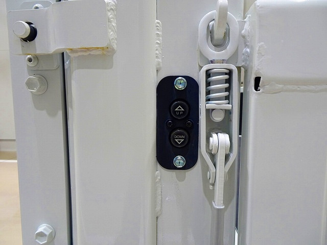 垂直パワーゲート 600kg 極東開発/V601C-4MKT2 長:87cm/有効長:74cm 幅:157cm 左右リア支柱PGスイッチ|三菱 キャンター 2RG-FBA20(2WD)の写真37