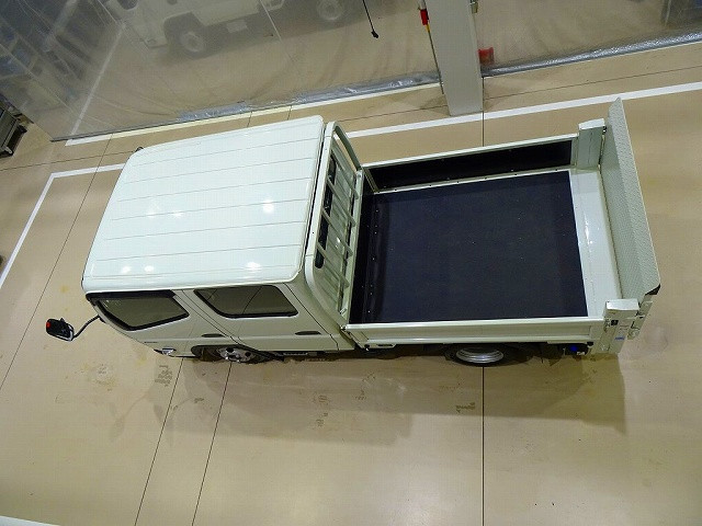 三菱 キャンター 2RG-FBA20(2WD)の写真40