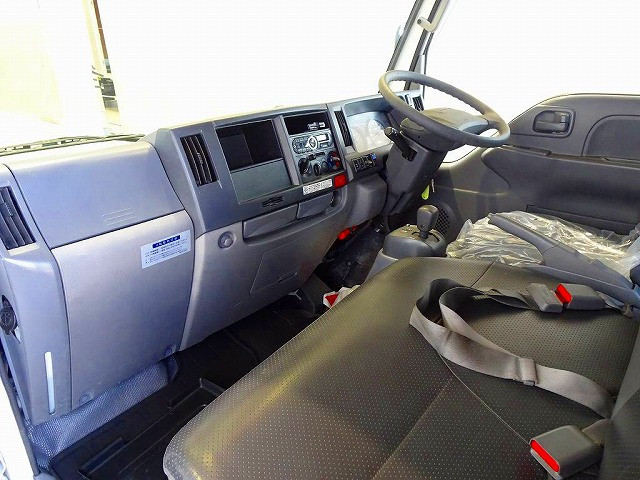 AC　PS　PW(フロントのみ)　SRS　ABS　キーレス　AM/FMラジオ　ETC　アイドリングストップ　フォグランプ|いすゞ エルフ TRG-NHS85A(4WD)の写真7