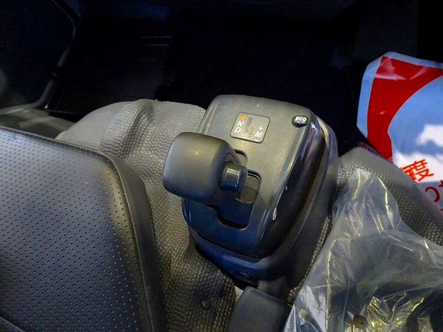 フロアAT　2ペダル|いすゞ エルフ TRG-NHS85A(4WD)の写真13