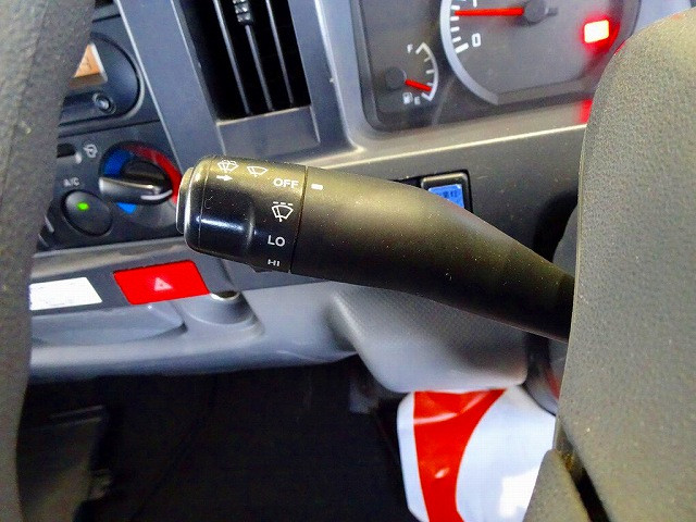 いすゞ エルフ TRG-NHS85A(4WD)の写真16