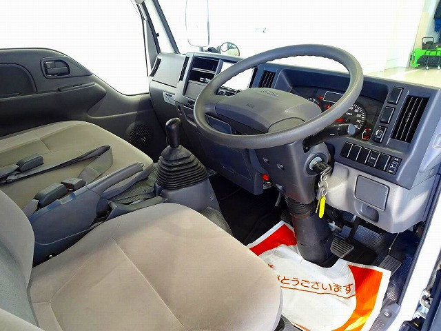 AC PS PW(フロントのみ) SRS ABS キーレス 社外メモリーナビ/フルセグTV/DVD(NX616) ETC ターボ アイドリングストップ|いすゞ エルフ TRG-NHS85A(4WD)の写真5