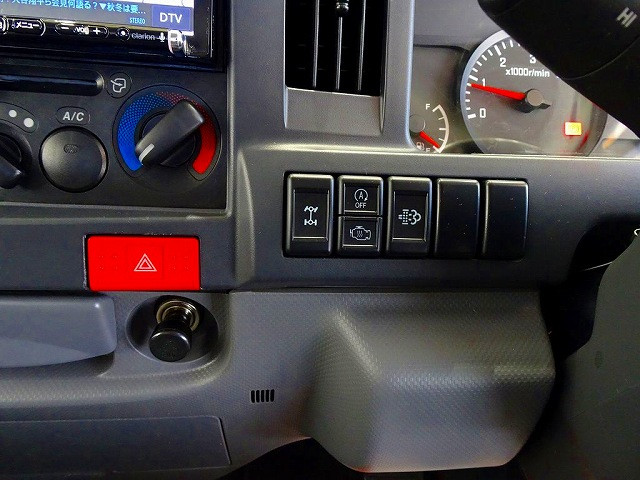 いすゞ エルフ TRG-NHS85A(4WD)の写真11