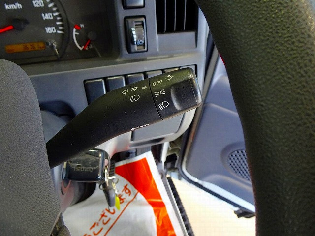 いすゞ エルフ TRG-NHS85A(4WD)の写真19