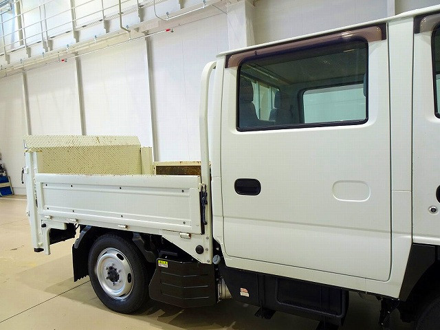 荷台内寸:206×161×38 三方開 床板張替え 垂直パワーゲート 600kg 新明和/RE06-1133 長:83cm/有効長:70cm 幅:158cm 左リア支柱PGスイッチ|いすゞ エルフ TRG-NHS85A(4WD)の写真25