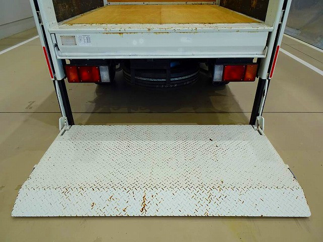 垂直パワーゲート 600kg 新明和/RE06-1133 長:83cm/有効長:70cm 幅:158cm 左リア支柱PGスイッチ|いすゞ エルフ TRG-NHS85A(4WD)の写真34