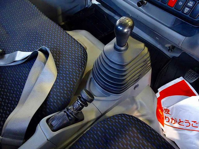 フロア6MT 電動パーキングブレーキ|日野 デュトロ 2RG-XZU645M(2WD)の写真18