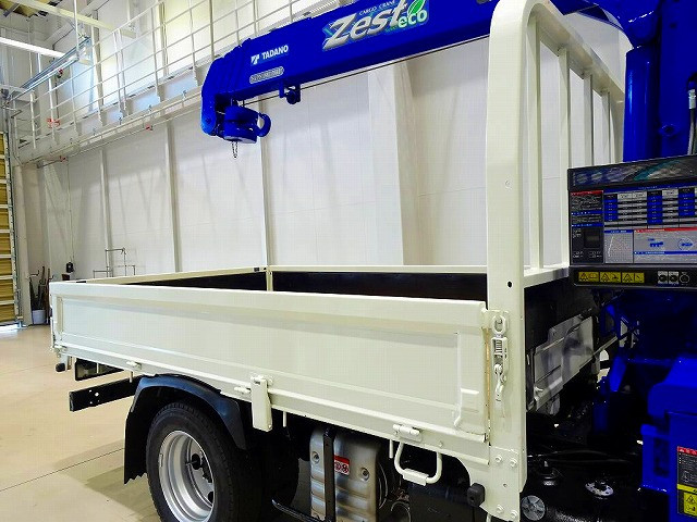 荷台内寸:286×179×38 三方開 床板アピトン張り替え 左右セイコーラック タダノ4段 2.6t吊りクレーン付|日野 デュトロ 2RG-XZU645M(2WD)の写真25