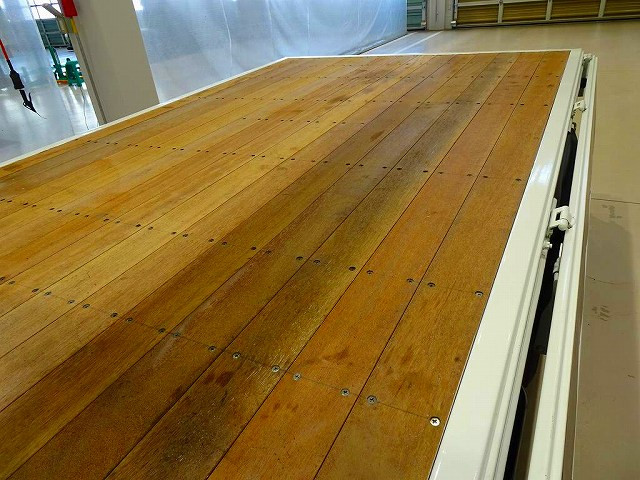 荷台内寸:286×179×38 三方開 床板アピトン張り替え 左右セイコーラック タダノ4段 2.6t吊りクレーン付|日野 デュトロ 2RG-XZU645M(2WD)の写真32
