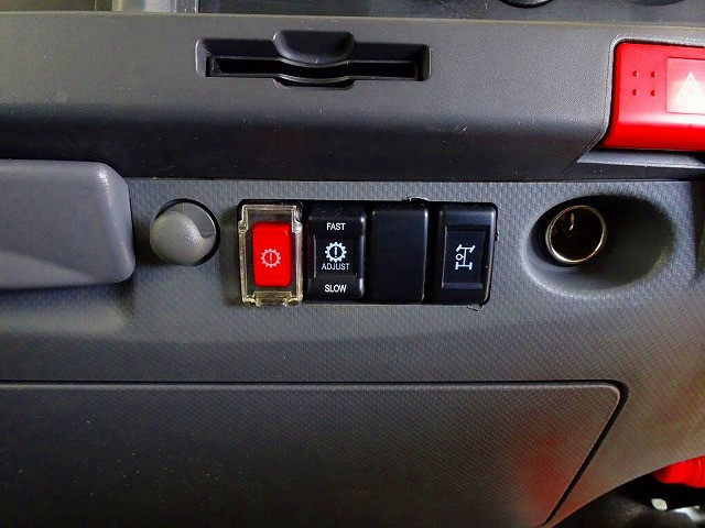 いすゞ エルフ TRG-NMR85AN(2WD)の写真12