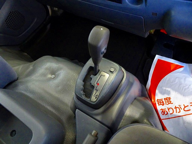 フロアAT　2ペダル|いすゞ エルフ TRG-NMR85AN(2WD)の写真15