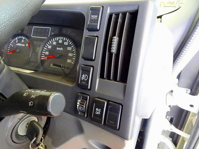 いすゞ エルフ TRG-NMR85AN(2WD)の写真17