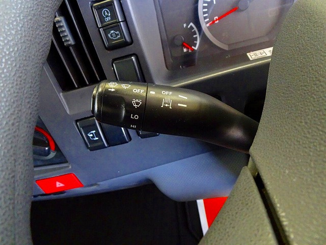 いすゞ エルフ TRG-NMR85AN(2WD)の写真18