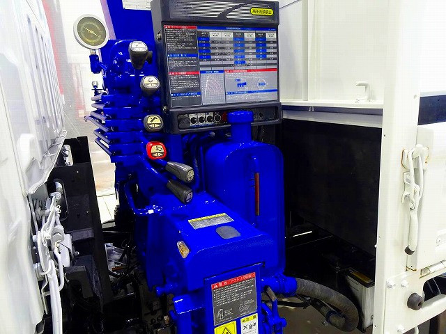 タダノ4段　2.9t吊り　TMｰZE294HR　H27年製　ラジコン/フックイン付　差し違いアウトリガー　※令和 7年 9月クレーン年次点検済|いすゞ エルフ TRG-NMR85AN(2WD)の写真33