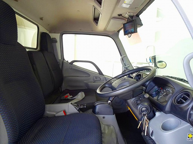 アイドリングストップ　トラクションコントロール　電動パーキングブレーキ　ハイルーフ|トヨタ ダイナ 2RG-XZU655(2WD)の写真6