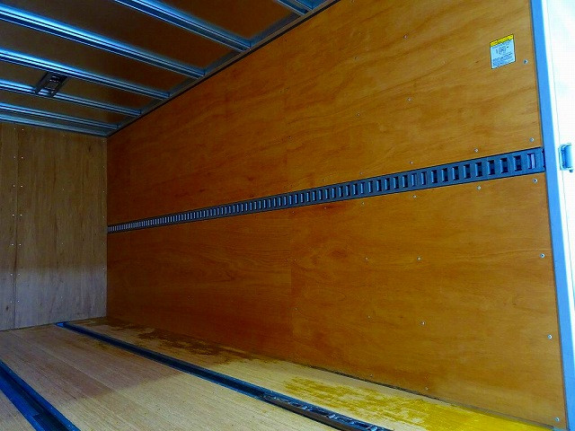 荷台内寸：450×177×210　トランテックス/V027G7201　リア観音扉　ラッシングレール1段(100cm)　ジョロダーレール2列/ジョロダー付　荷室灯2個|トヨタ ダイナ 2RG-XZU655(2WD)の写真27