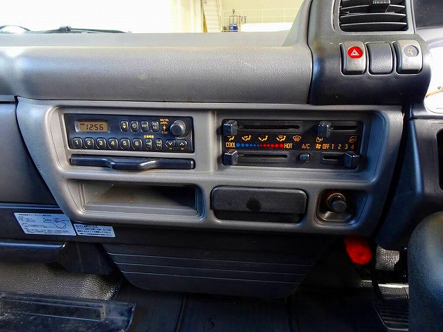 いすゞ エルフ KK-NHR69EAV(2WD)の写真10