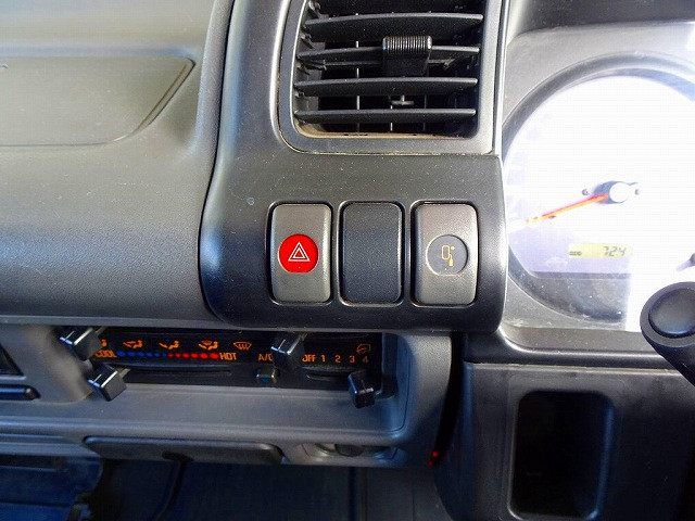 いすゞ エルフ KK-NHR69EAV(2WD)の写真11