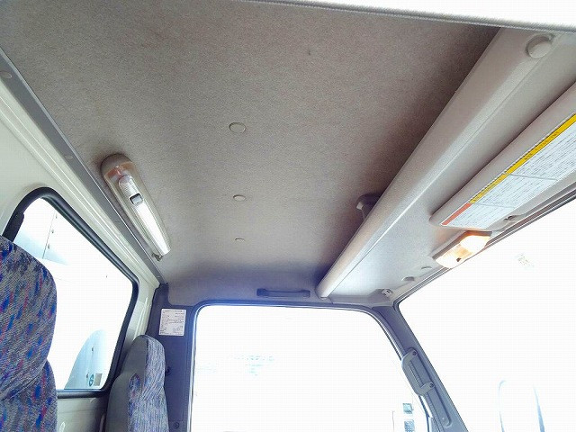 いすゞ エルフ KK-NHR69EAV(2WD)の写真12