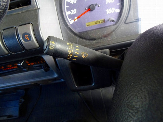 いすゞ エルフ KK-NHR69EAV(2WD)の写真17