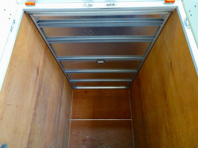 いすゞ エルフ KK-NHR69EAV(2WD)の写真22