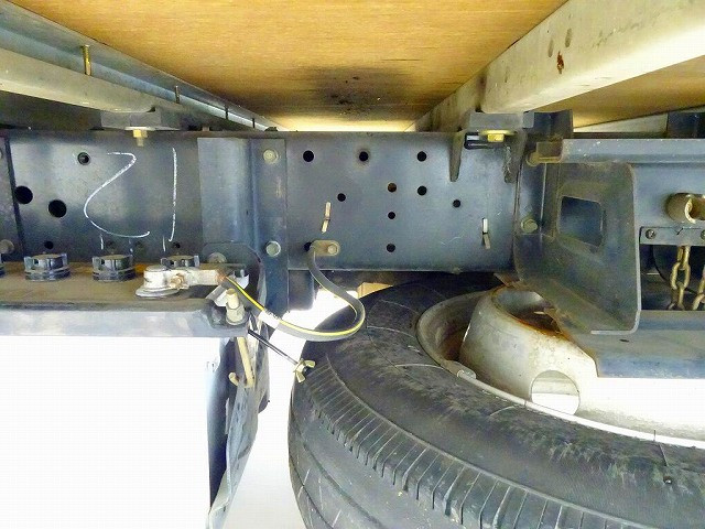 いすゞ エルフ KK-NHR69EAV(2WD)の写真34