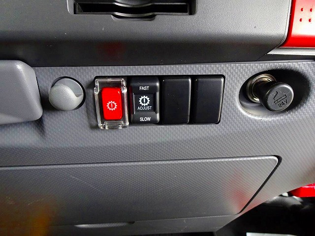 いすゞ エルフ 2RG-NMR88AN(2WD)の写真12