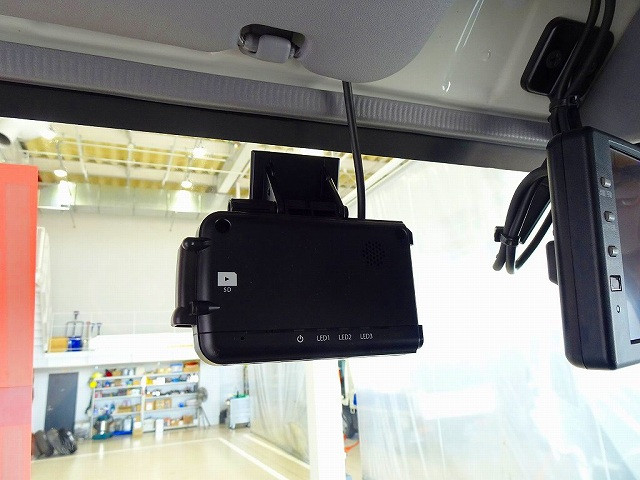 ドライブレコーダー|いすゞ エルフ 2RG-NMR88AN(2WD)の写真15