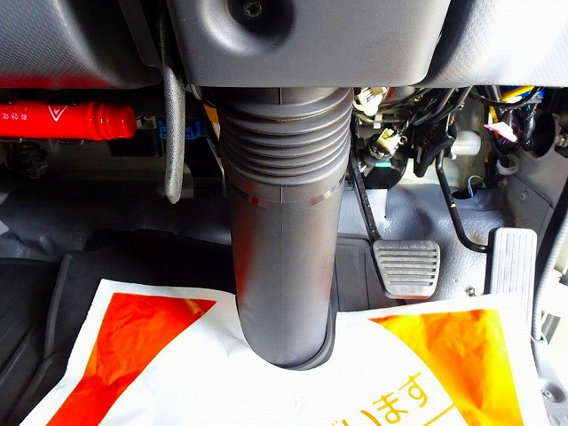 フロアAT　2ペダル|いすゞ エルフ 2RG-NMR88AN(2WD)の写真18