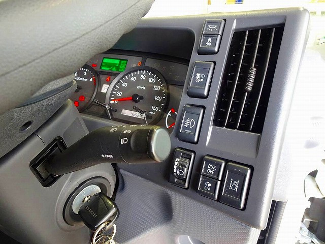 いすゞ エルフ 2RG-NMR88AN(2WD)の写真19