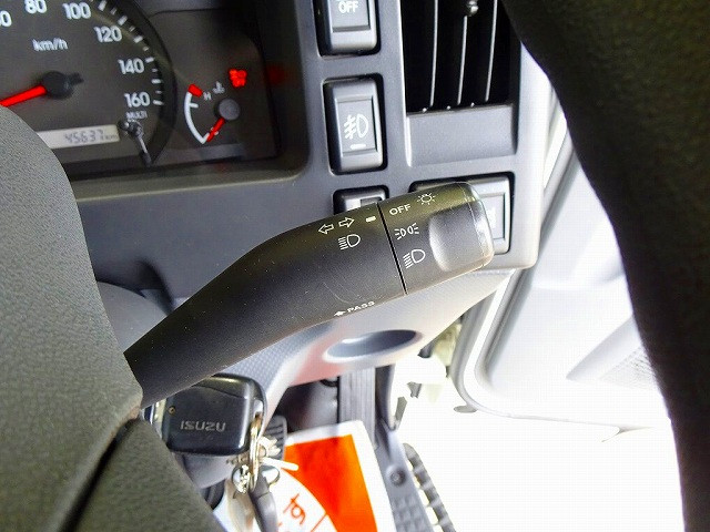 いすゞ エルフ 2RG-NMR88AN(2WD)の写真21