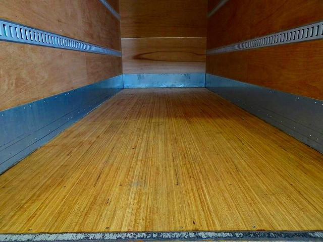 荷台内寸：448×177×204　日本フルハーフ/DLK　リア3枚観音扉/90度ストッパー付　ラッシングレール2段(71cm/141cm)　荷室LED灯2個|いすゞ エルフ 2RG-NMR88AN(2WD)の写真24