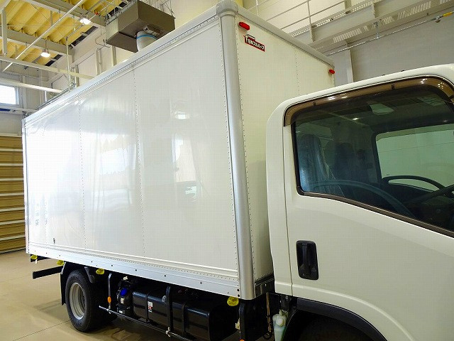 荷台内寸：448×177×204　日本フルハーフ/DLK　リア3枚観音扉/90度ストッパー付　ラッシングレール2段(71cm/141cm)　荷室LED灯2個|いすゞ エルフ 2RG-NMR88AN(2WD)の写真28