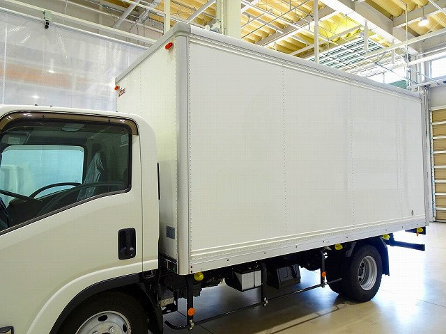 荷台内寸：448×177×204　日本フルハーフ/DLK　リア3枚観音扉/90度ストッパー付　ラッシングレール2段(71cm/141cm)　荷室LED灯2個|いすゞ エルフ 2RG-NMR88AN(2WD)の写真29
