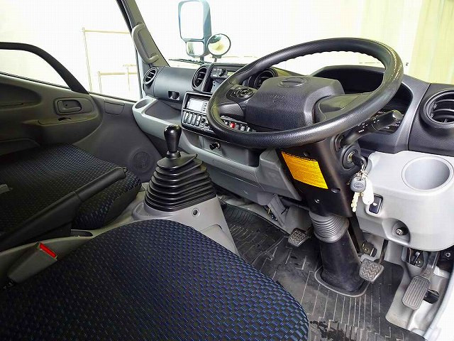 日野 デュトロ 2RG-XZU655M(2WD)の写真5