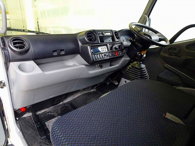 日野 デュトロ 2RG-XZU655M(2WD)の写真7