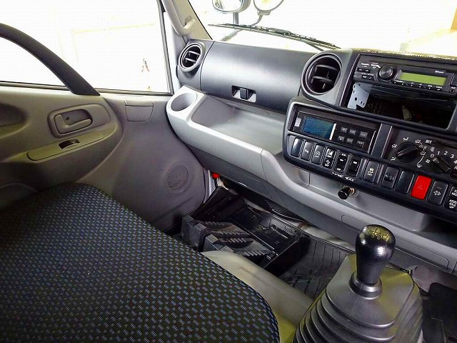 日野 デュトロ 2RG-XZU655M(2WD)の写真9