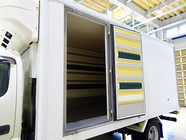 日野 デュトロ 2RG-XZU655M(2WD)の写真28