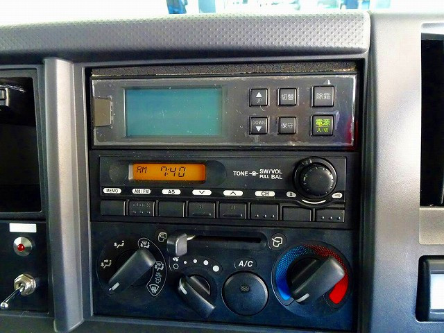 冷凍機操作パネル|いすゞ エルフ SKG-NPR85AN(2WD)の写真11