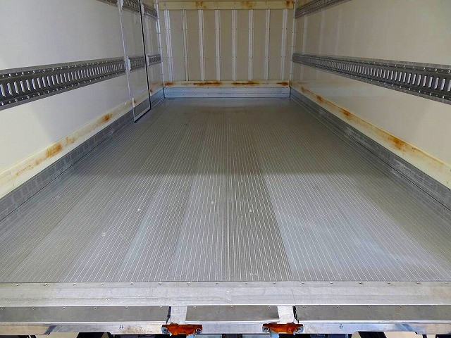 荷台内寸：436×201×200　床アルミ製システムフロア　水抜き穴前1対　冷凍機/-5度～30度設定　-5度確認　マルチゲート/1,000㎏|いすゞ エルフ SKG-NPR85AN(2WD)の写真24