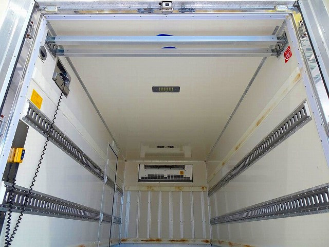 荷台内寸：436×201×200　左サイドスライドドア　ステンレス製ラッシングレール/バー2本　荷室LED灯2個　冷凍機/-5度～30度設定　-5度確認　マルチゲート/1,000㎏|いすゞ エルフ SKG-NPR85AN(2WD)の写真25