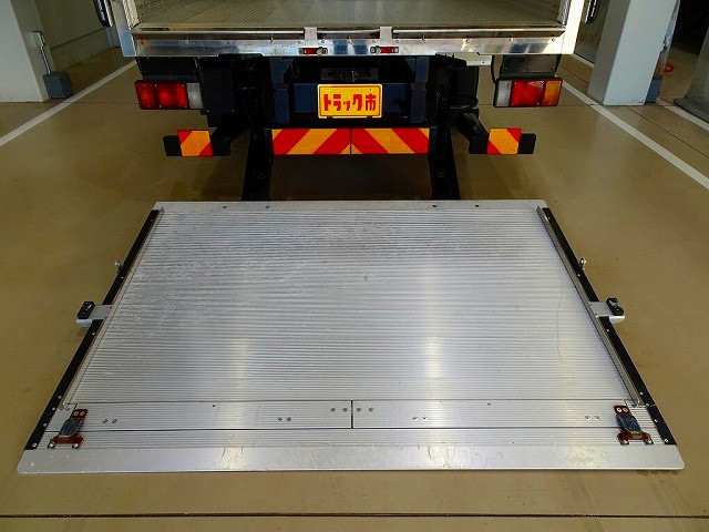 マルチゲート　1,000kg　新明和/RAM10-1245N　ゲート手動開閉　カートストッパー/サイドガード　長：147cm　幅：201cm/有効幅：188cm　左シャシリア/荷室内PGスイッチコード|いすゞ エルフ SKG-NPR85AN(2WD)の写真32