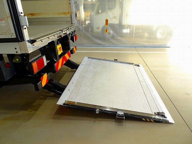 マルチゲート　1,000kg　新明和/RAM10-1245N　ゲート手動開閉　カートストッパー/サイドガード　長：147cm　幅：201cm/有効幅：188cm　左シャシリア/荷室内PGスイッチコード|いすゞ エルフ SKG-NPR85AN(2WD)の写真33