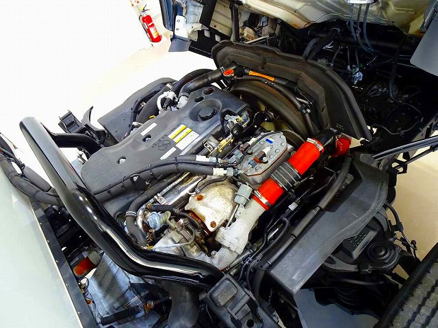 エンジンルーム|いすゞ エルフ SKG-NPR85AN(2WD)の写真37
