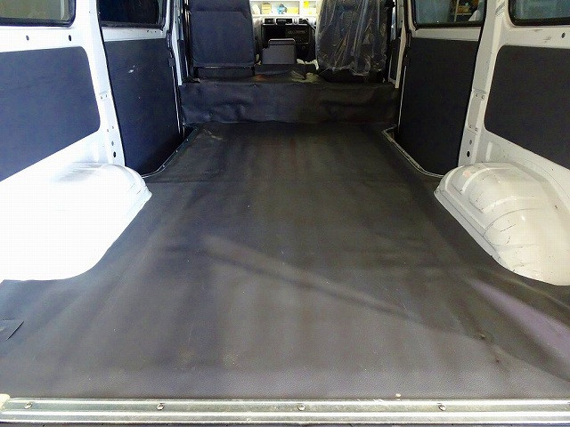 2人乗り 5ドア　リアガラス三面スモーク貼り リアガラス熱線|日産 バネットバン ABF-SKP2MN(4WD)の写真27